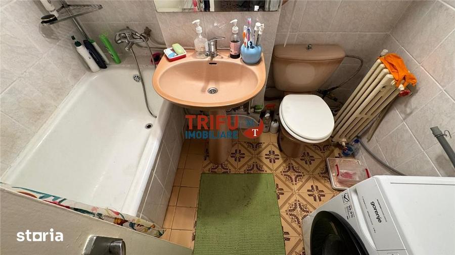 Apartament cu 3 camere semidecomandat în Cetate