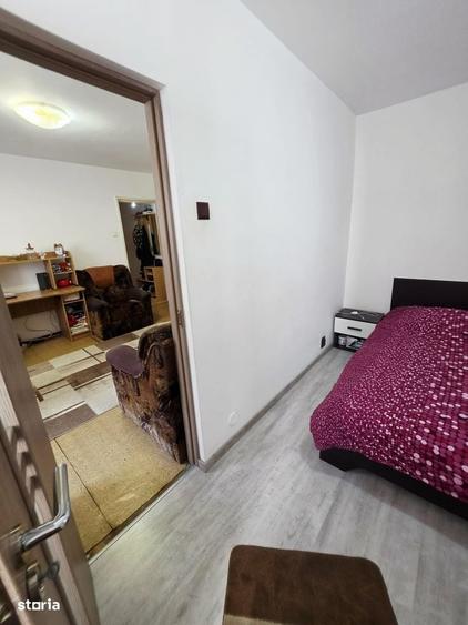 Apartament cu 3 camere nedecomandat în Malu Roșu
