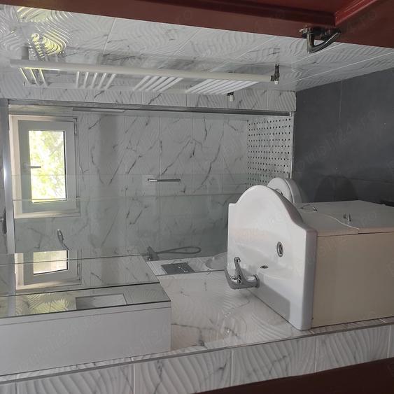 Apartament cu 2 camere semidecomandat în Remetea Mare