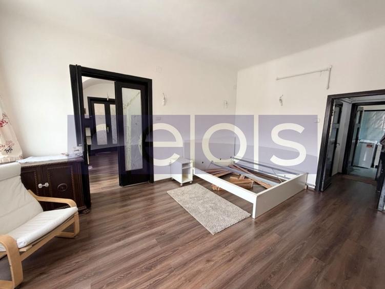 Apartament cu 4 camere decomandat în Ștefan cel Mare