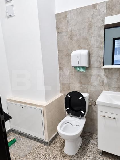 Spațiu comercial, de 54 mp, în Calea Moldovei