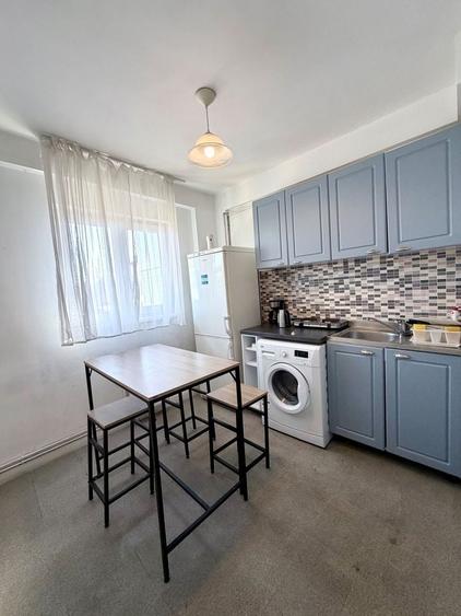 Apartament cu 4 camere decomandat, mobilat în Ultracentral