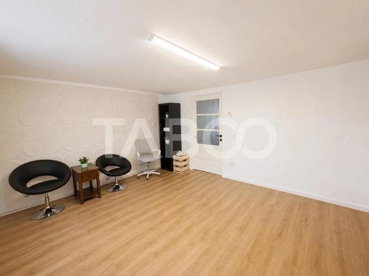 Spațiu comercial, de 75 mp, în Central