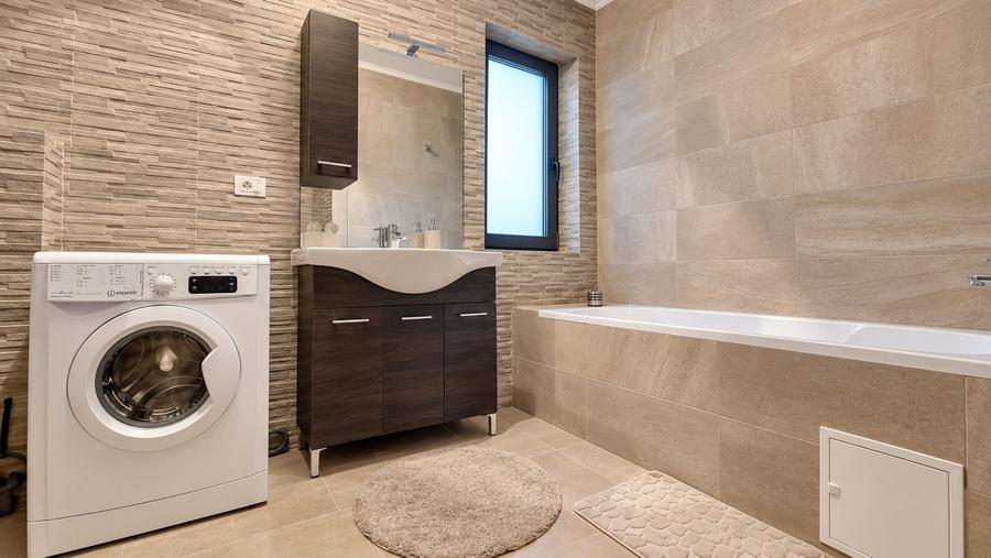 Apartament cu 2 camere decomandat în Dumbrăvița