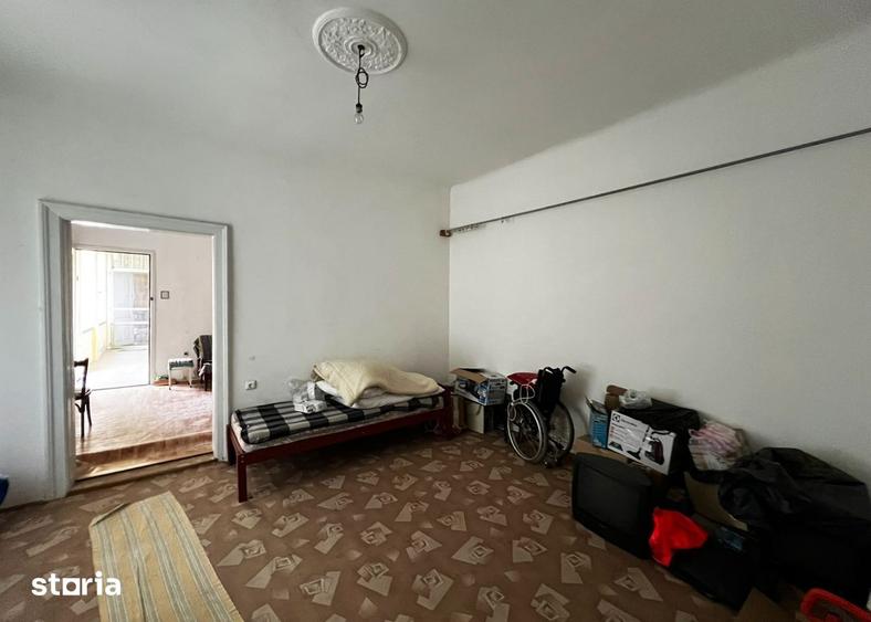 Casă cu 4 camere cu Teren 785 Mp în Aleșd