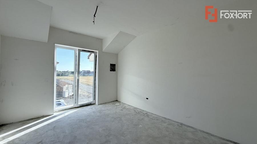 Duplex cu 4 camere cu Canalizare în Moșnița Veche