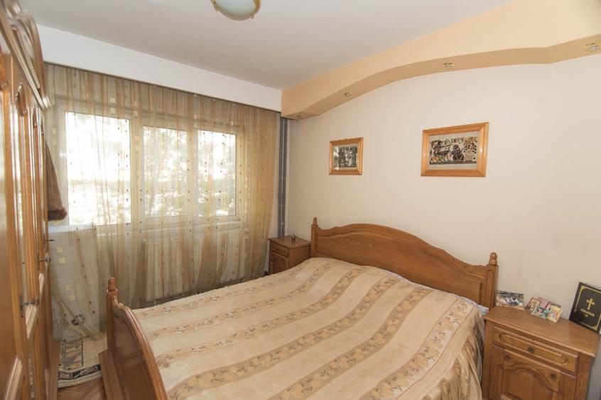 Rar pe piață - Apartament cu 3 camere, decomandat, Etaj 1 – Popa Șapca - 2