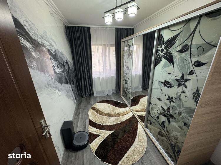 Apartament cu 4 camere, etaj 3 din 4 , Str. Belsugului , Micro 17. - 3