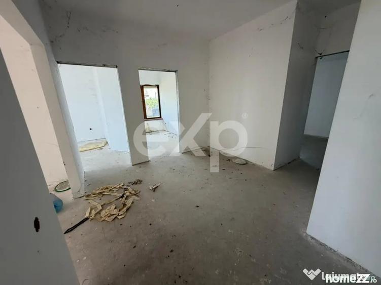 Casă cu 7 camere cu Teren 1000 Mp în Butimanu