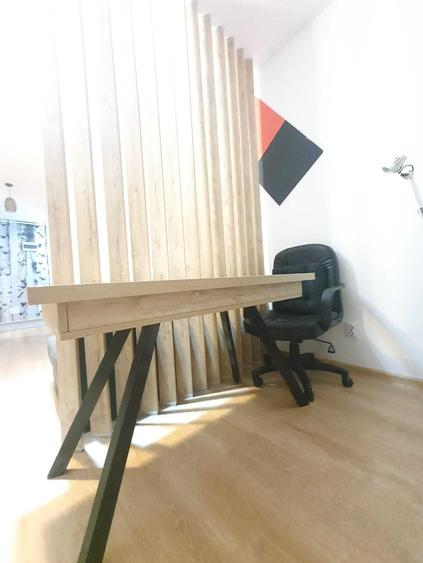 Apartament cu 3 camere semidecomandat în Central