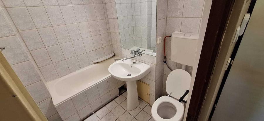 Garsonieră decomandată în Gruia