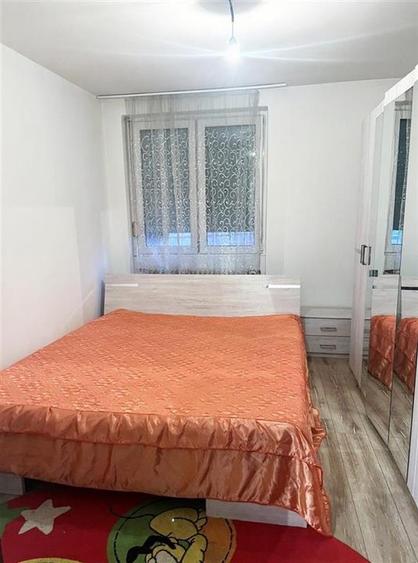 Apartament cu 3 camere semidecomandat în Rogerius
