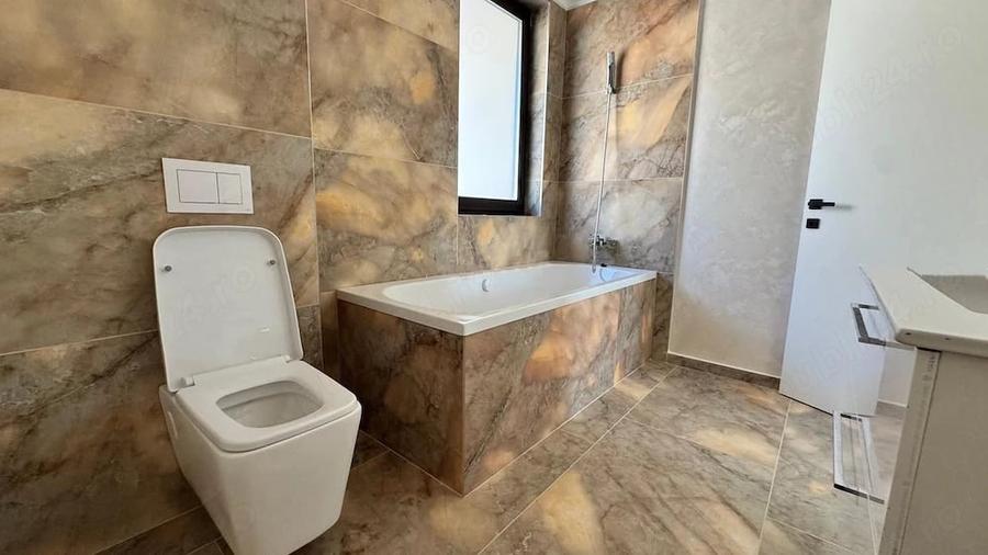 Casă cu 5 camere cu Teren 250 Mp în Giroc