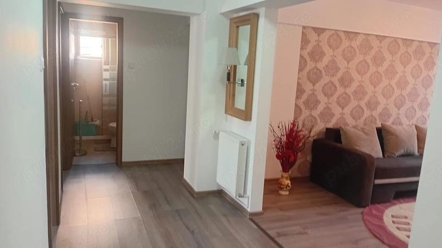 Apartament cu 4 camere decomandat în Central