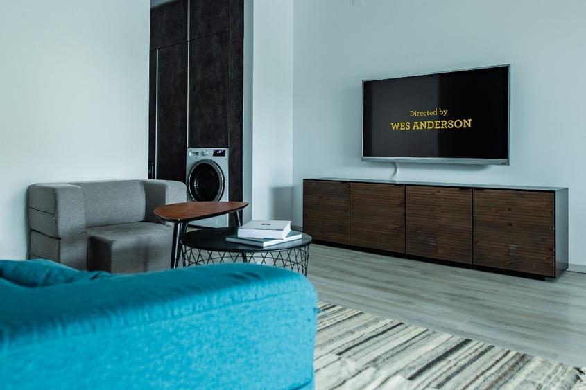 Apartament cu 2 camere semidecomandat, mobilat în Bună Ziua