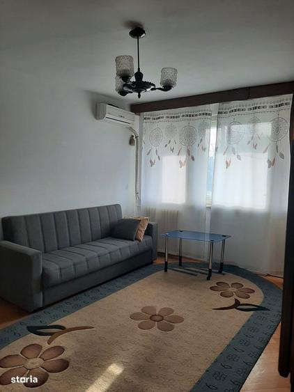 Apartament cu 3 camere semidecomandat în Drumul Taberei
