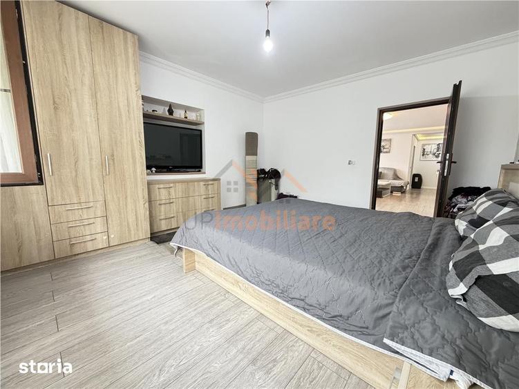 Casă cu 5 camere cu Teren 2385 Mp în Tileagd