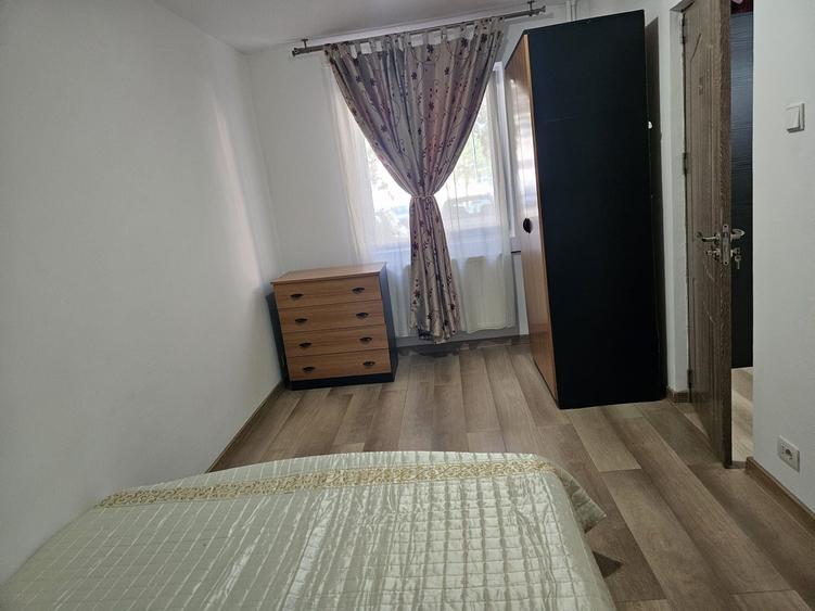 Apartament cu 2 camere semidecomandat în Ostroveni