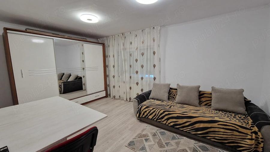 Apartament cu 4 camere decomandat în Decebal