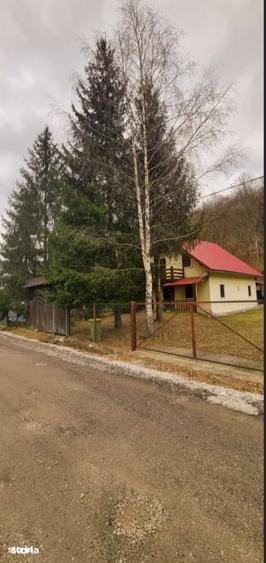 Casă cu 4 camere cu Teren 1600 Mp în Bulz