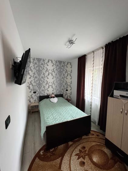 Apartament cu 3 camere semidecomandat în Vlădeni