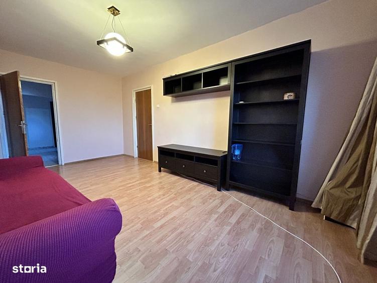 Apartament cu 3 camere decomandat, mobilat în Titan