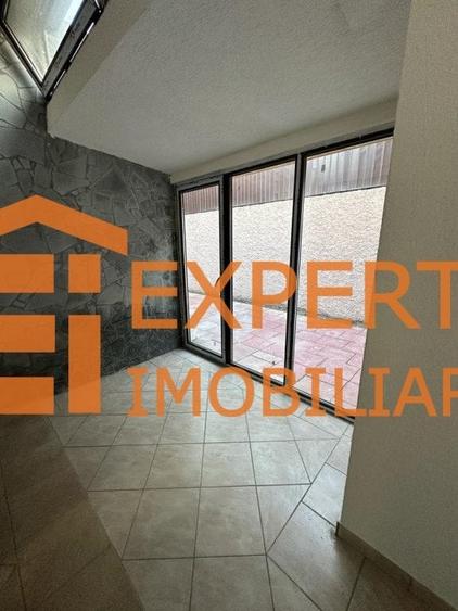 Casă individuală cu 7 camere cu Teren 400 Mp în Faleza Nord