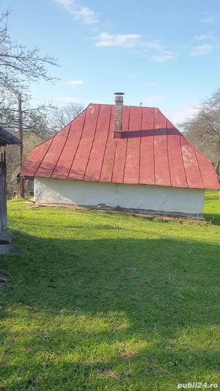 Casă cu 2 camere cu Teren 4000 Mp în Gării