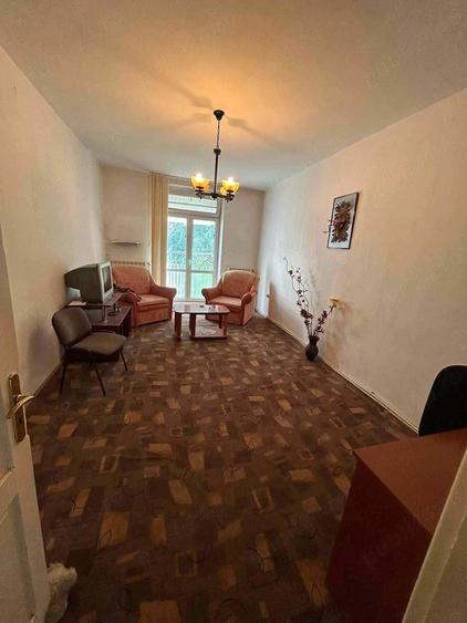 De vanzare apartament cu 2 camere,2 bai, balcon, decomandat, etajul 1 Pret 45000euro - 3