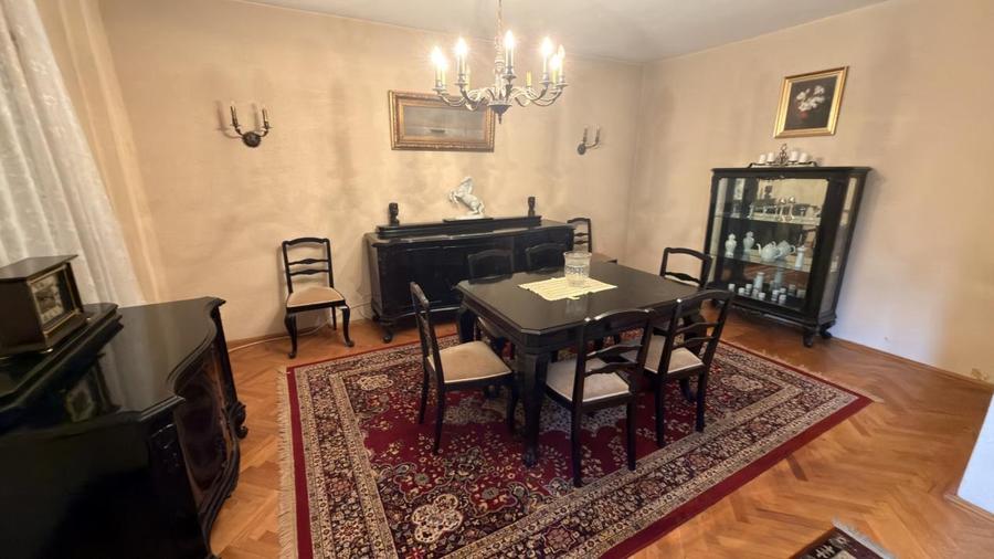Apartament cu 3 camere în Sub Arini