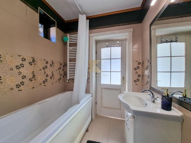 Apartament cu 3 camere decomandat, mobilat în Centrul Istoric