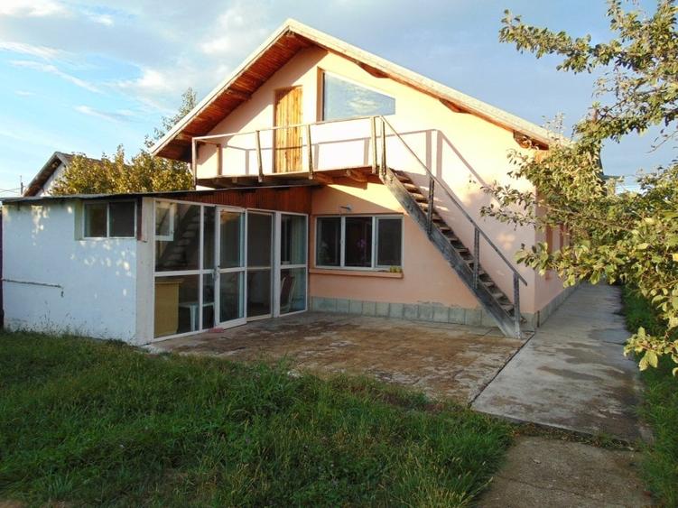 Casă individuală cu 4 camere cu Canalizare în Tărtășești