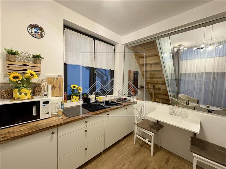 Penthouse cu 5 camere decomandat în Exterior Vest