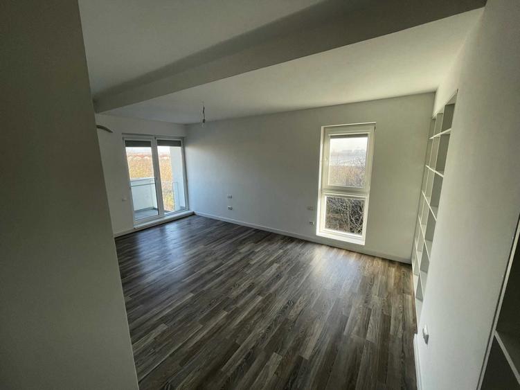 Apartament cu 3 camere decomandat în Aviației