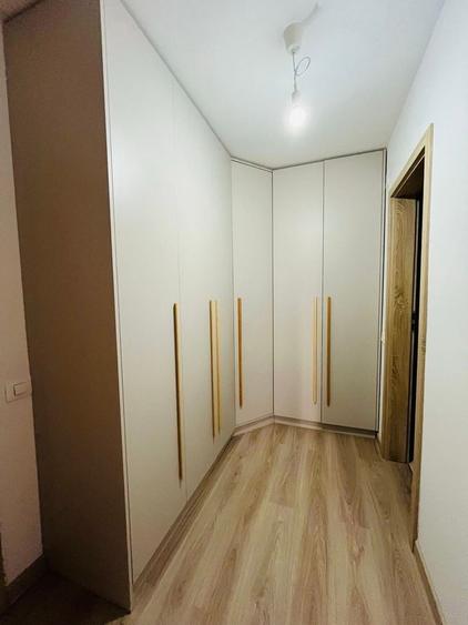 Apartament cu 3 camere decomandat în Sud