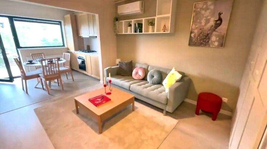 Apartament cu 2 camere decomandat în Titan