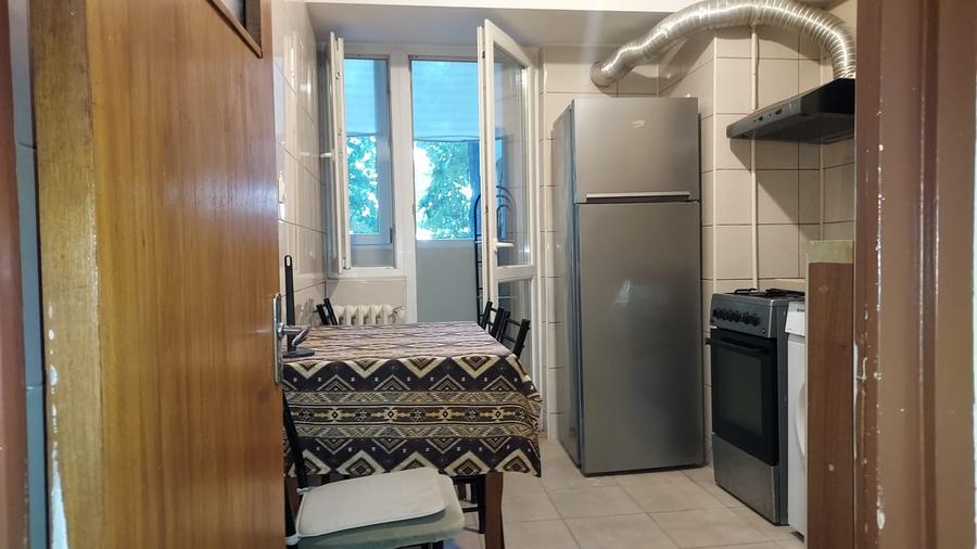 Apartament cu 3 camere decomandat, mobilat în Titulescu