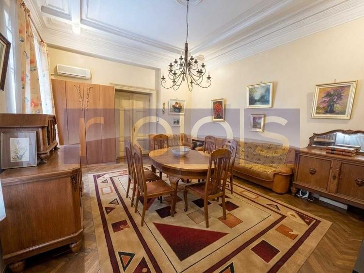 Apartament cu 4 camere decomandat în Magheru