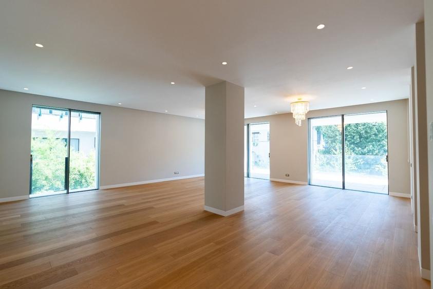 Apartament cu 3 camere semidecomandat în Dorobanți