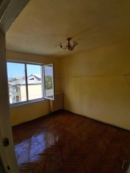 Apartament cu 2 camere nedecomandat în Central