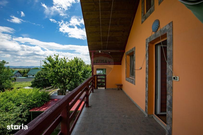Casă cu 5 camere cu Teren 600 Mp în Hemeiuș
