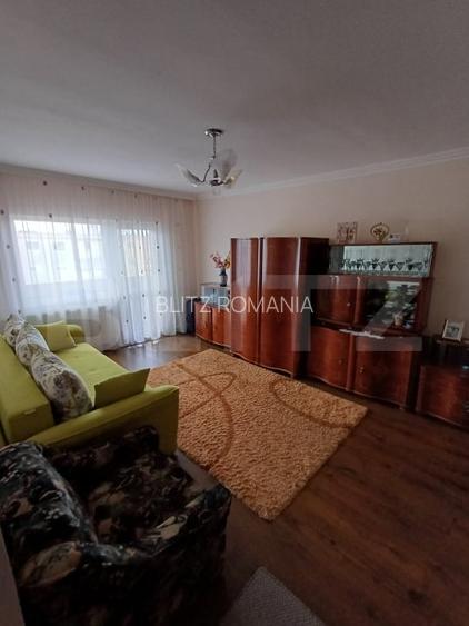 Apartament cu 3 camere, 65 mp, zona Câmpia Turzii