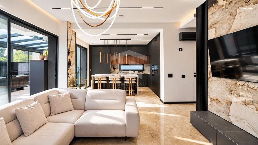 Duplex cu 4 camere cu Piscina în Kamsas