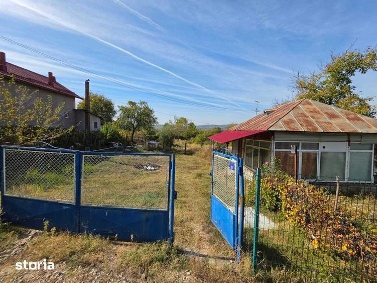 Teren de 714 mp, în Lădești