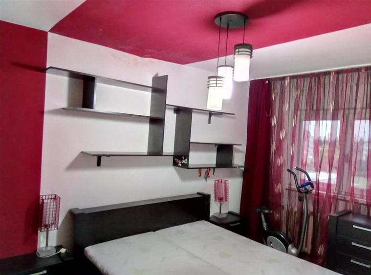 Apartament cu 2 camere semidecomandat în Lipovei