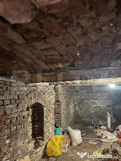 Casa Oradea ultracentrala, cu gard imprejmuire din placi de - 7