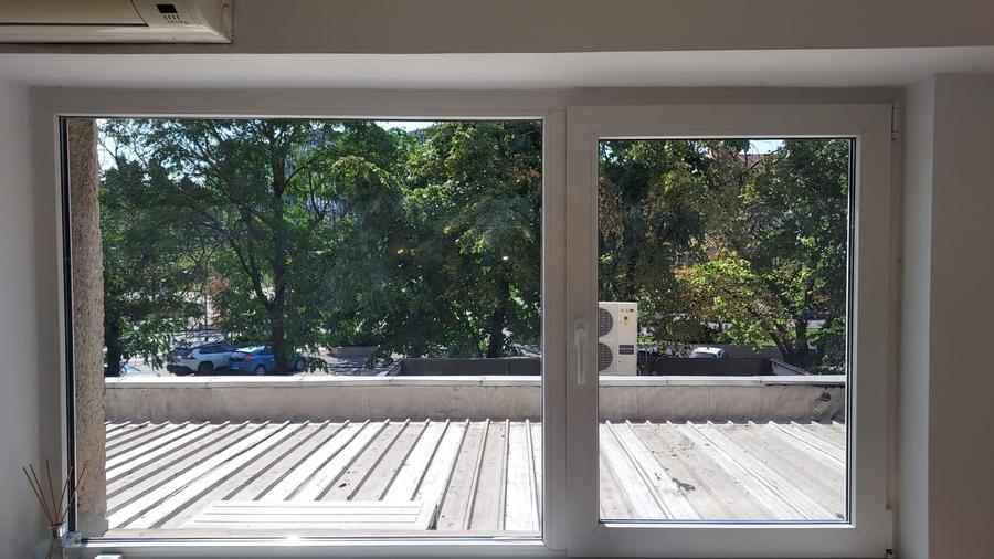 Apartament cu 4 camere decomandat în Tineretului
