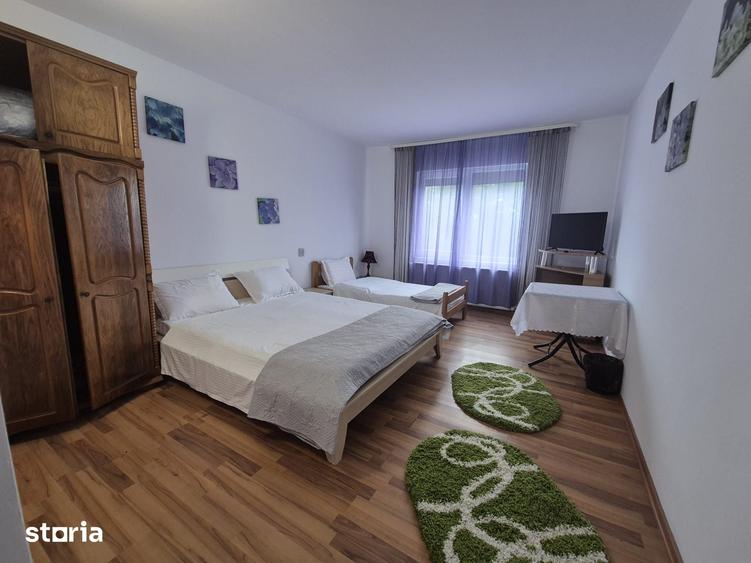 Casă cu 10 camere cu Teren 1000 Mp în Arbore