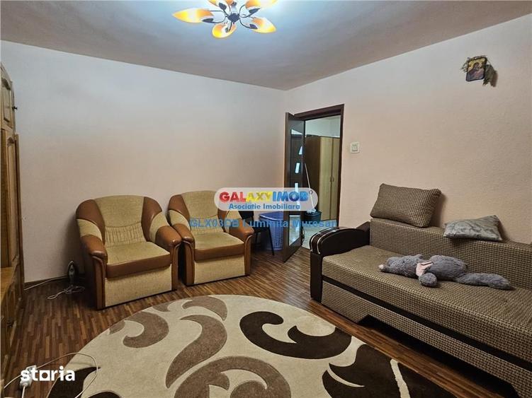 Apartament cu 2 camere decomandat, mobilat în Micro 4