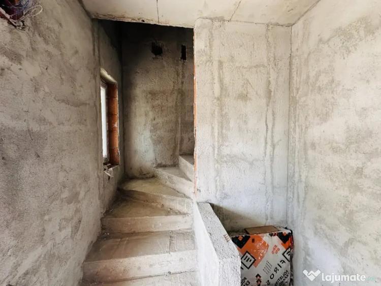 Casă cu 4 camere cu Teren 227 Mp în Chiajna
